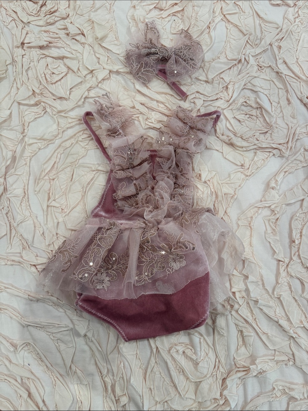 Delicate Lace Ruffle Bodysuit in Dusty Rose